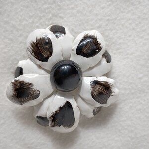VTG Black White Enamel Flower Brooch Pin Large 60s 70s Mod Retro Costume Jewelry